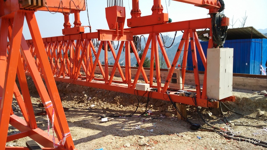 貴州遵義習(xí)水縣安裝架橋機設(shè)備監(jiān)控系統(tǒng)